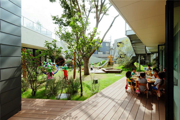靈動自然的幼兒園走廊裝修設計效果圖
